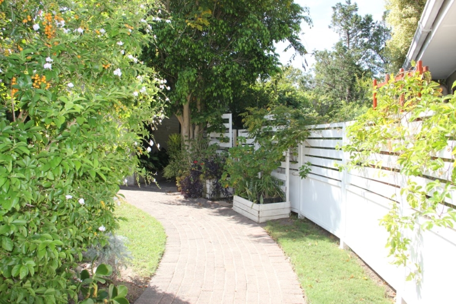 To Let 3 Bedroom Property for Rent in Golden Acre Western Cape